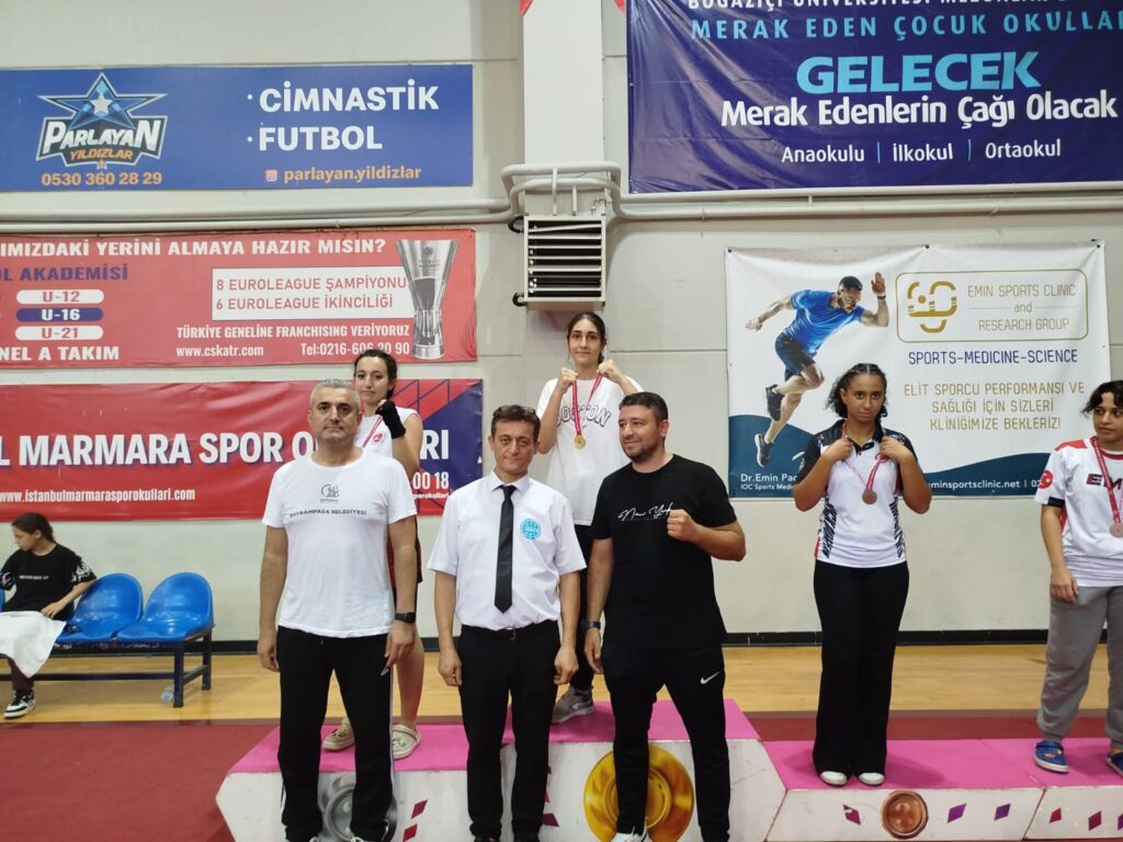 Bayrampaşa Semih Erden Spor Salonu ile Sağlıklı ve Güçlü Genç Nesiller Yetiştiriyoruz